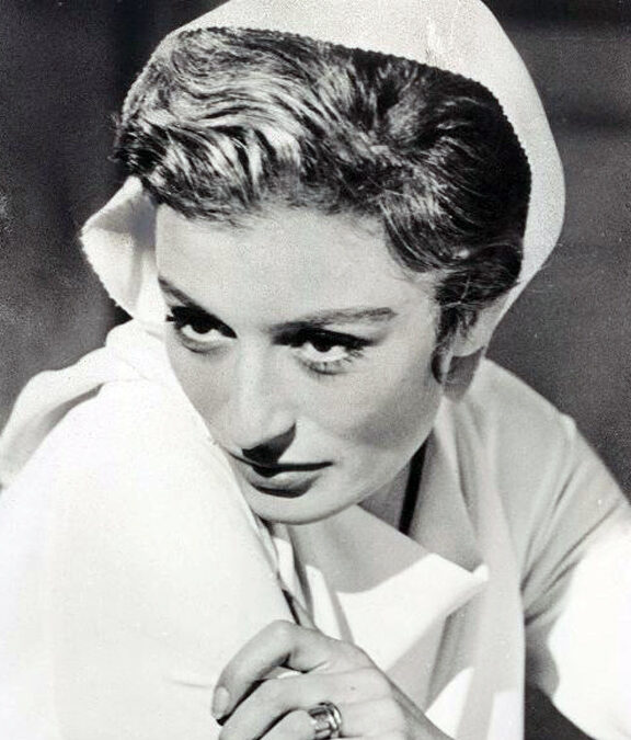 Anouk Aimée, French screen icon, dies at 92