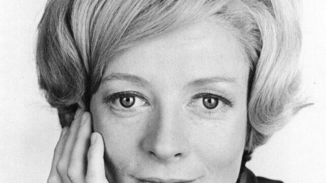 Dame Maggie Smith, acclaimed actress, dies at 89