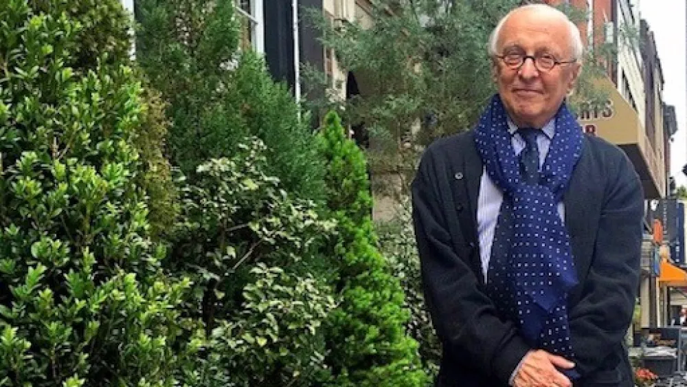 Philadelphia Fashion Designer Emil DeJohn Dies at 88