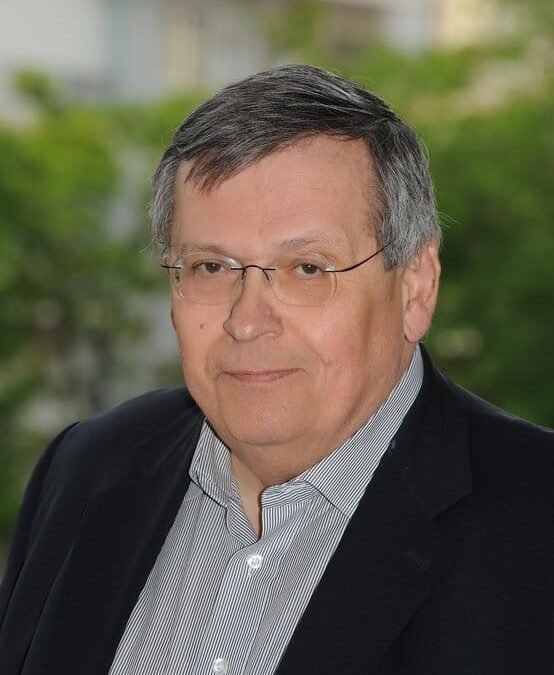 Greek Finance Minister and Politician Stefanos Manos Passes Away at 86
