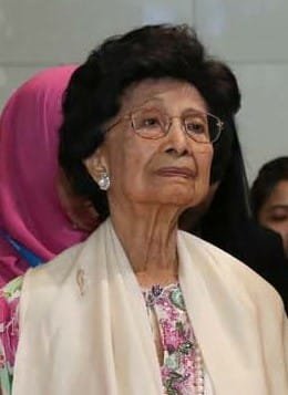 Siti Hasmah Mohamad Ali, former civil servant, dies at age 100