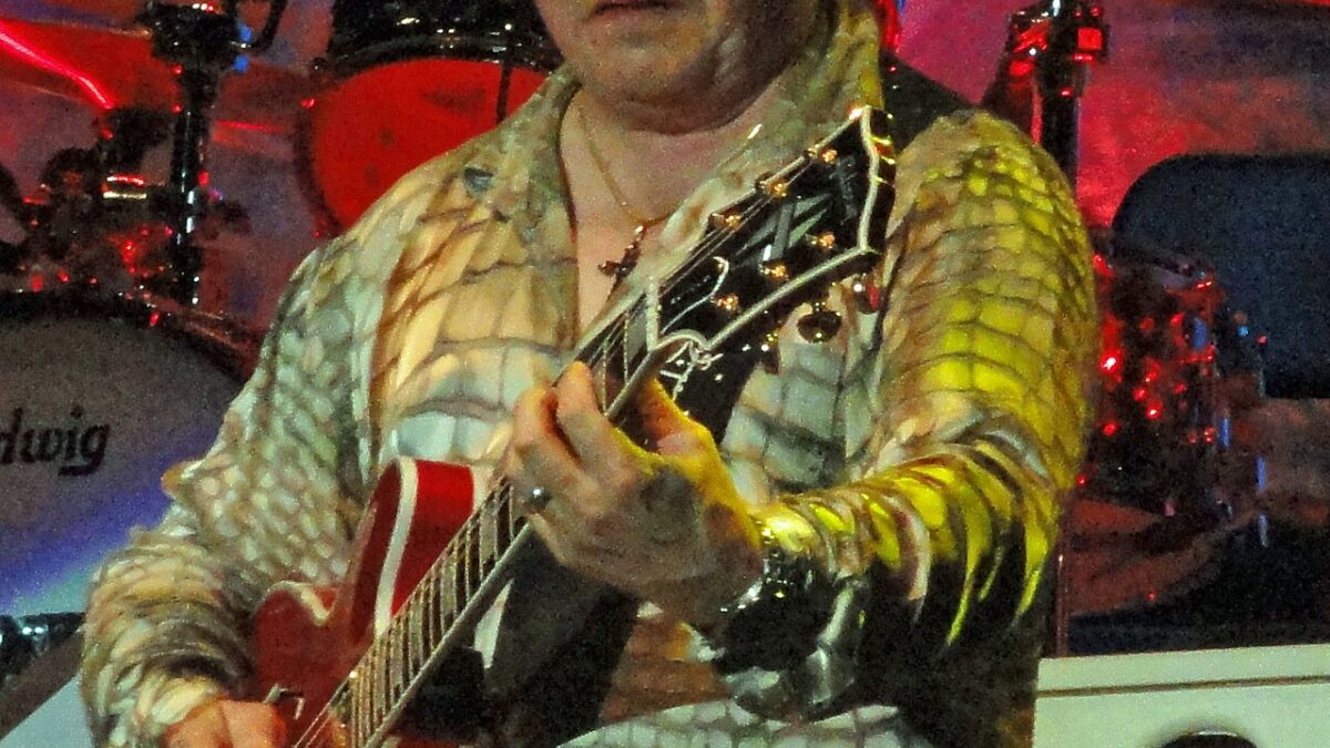 Rick Derringer, McCoys guitarist who sang Hang On Sloopy at 17, dies at 77